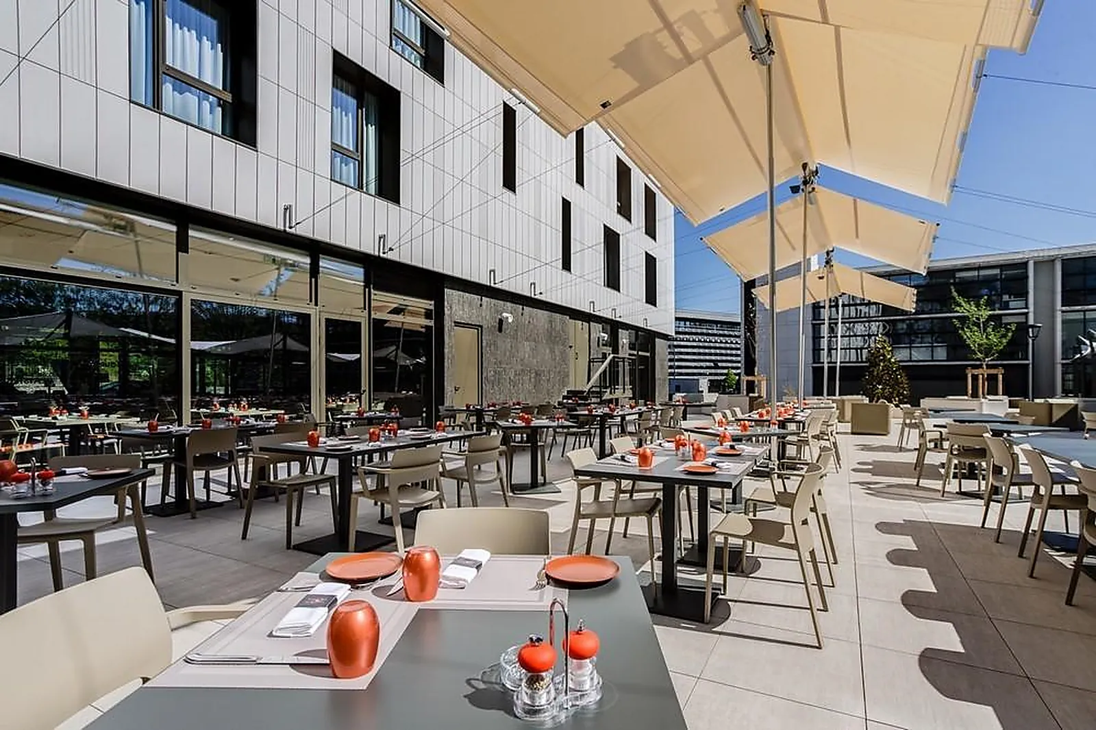 Lieux événementiels, HÔTEL PARKSAÔNE