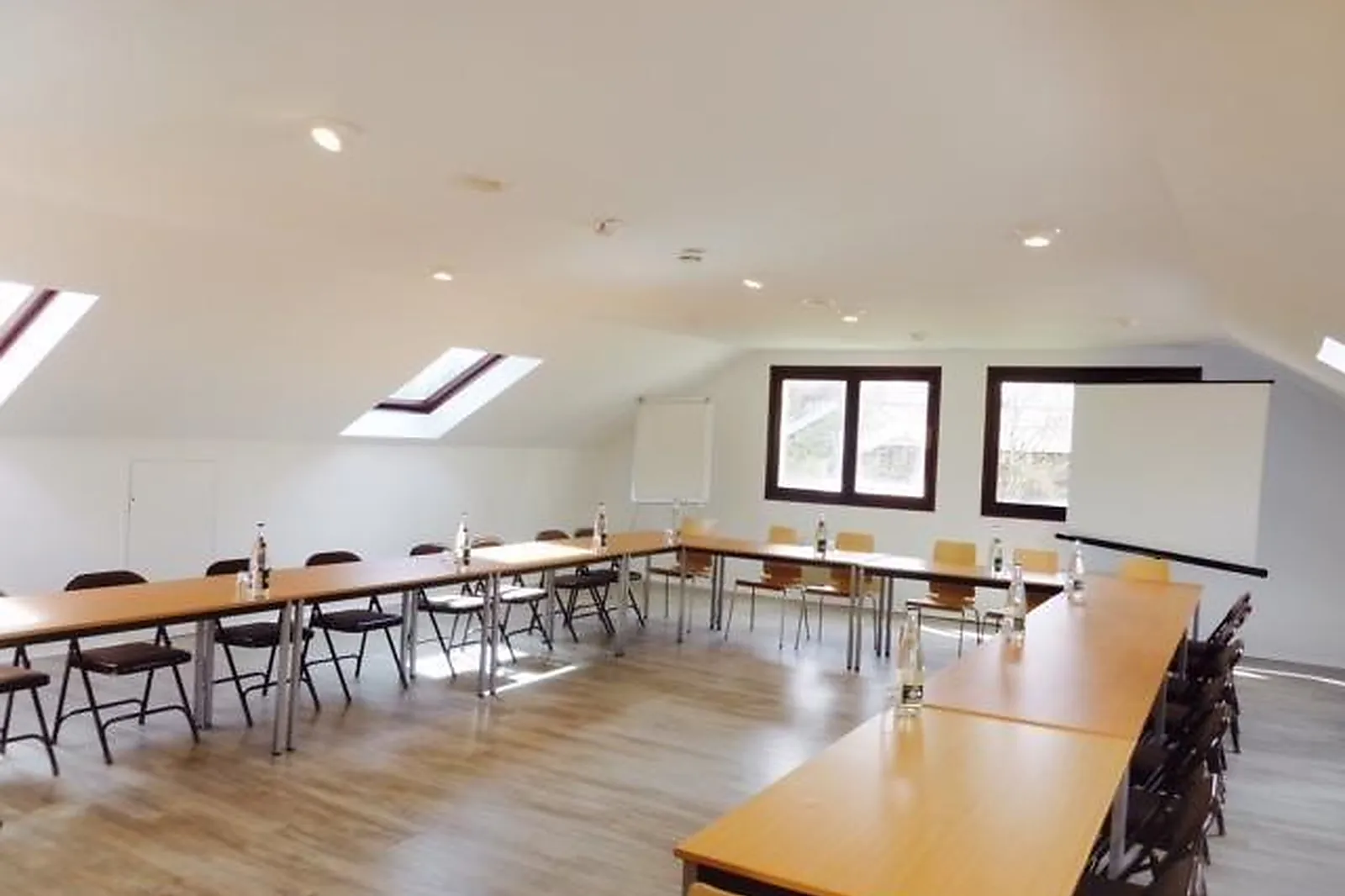 Lieux événementiels, HÔTEL PAVILLON DES GÂTINES