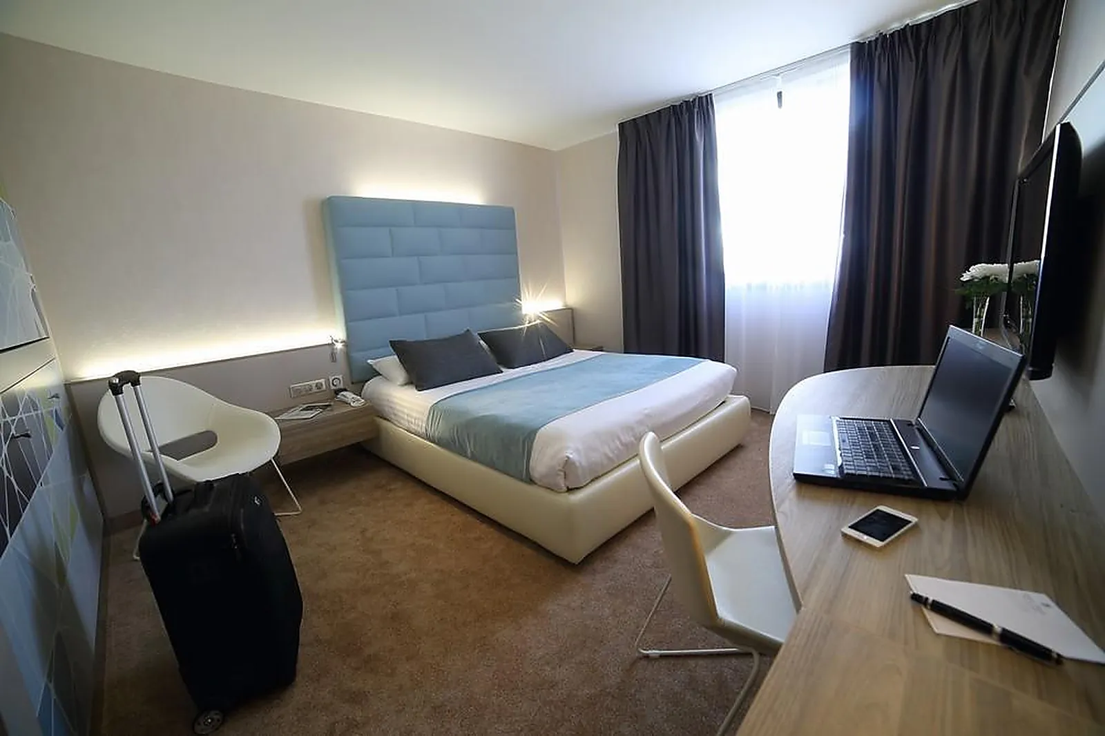 Lieux événementiels, HÔTEL PLAZA - SITE DU FUTUROSCOPE