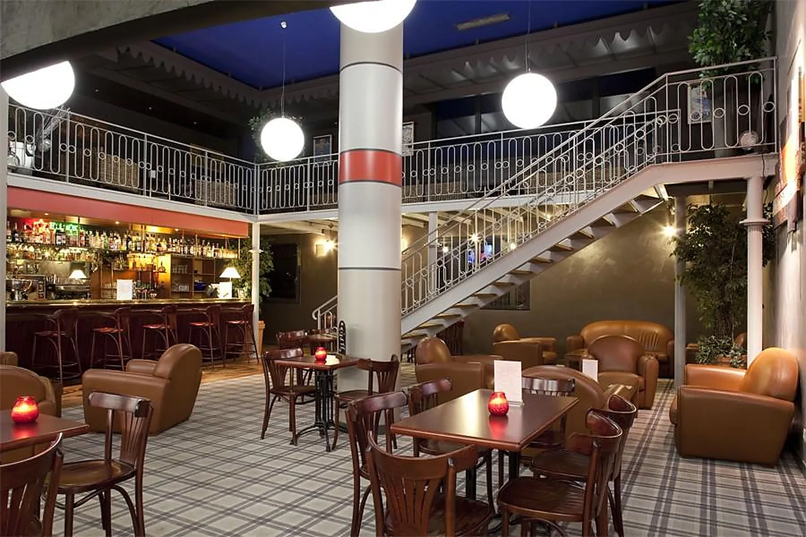 Lieux événementiels, HÔTEL PLAZA - SITE DU FUTUROSCOPE