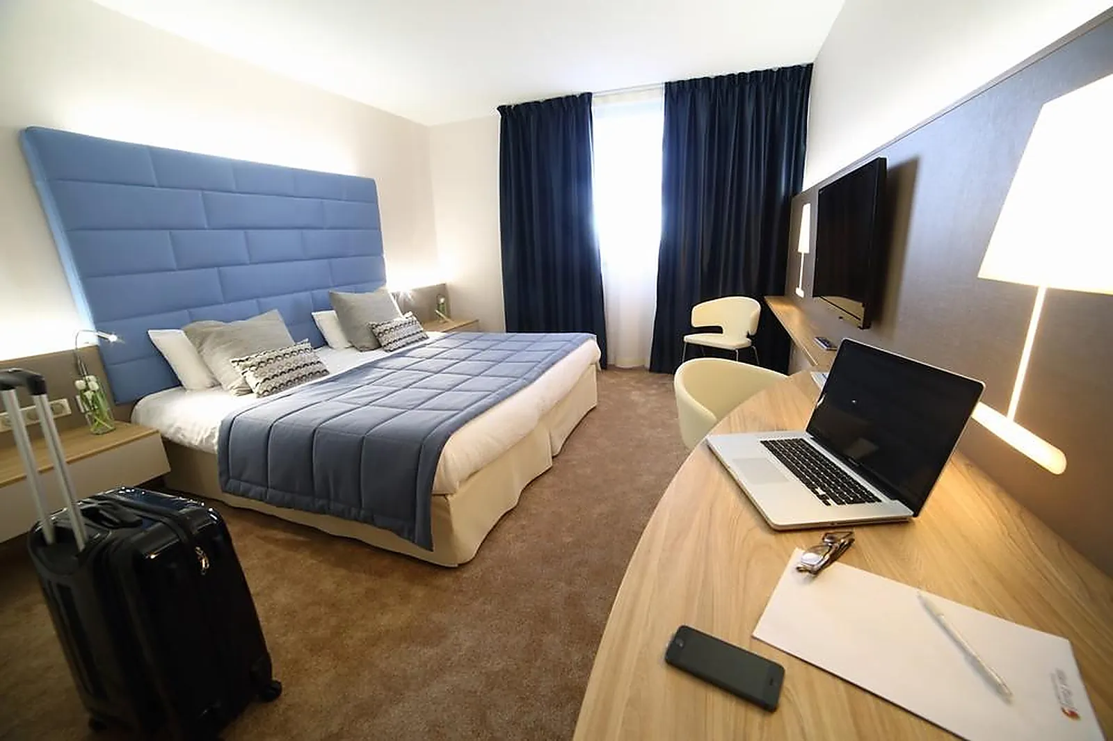 Lieux événementiels, HÔTEL PLAZA - SITE DU FUTUROSCOPE