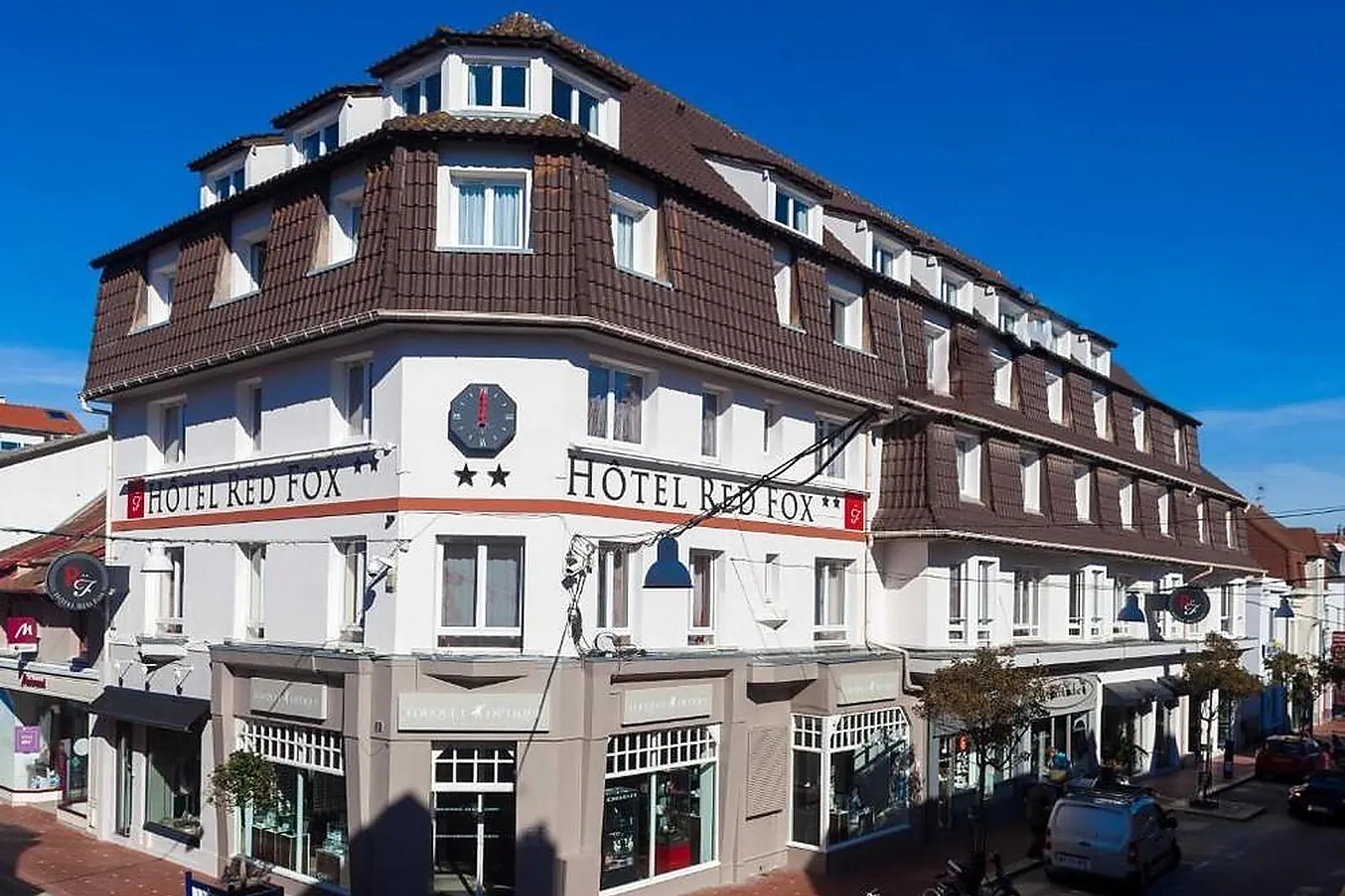 Lieux événementiels, HÔTEL RED FOX