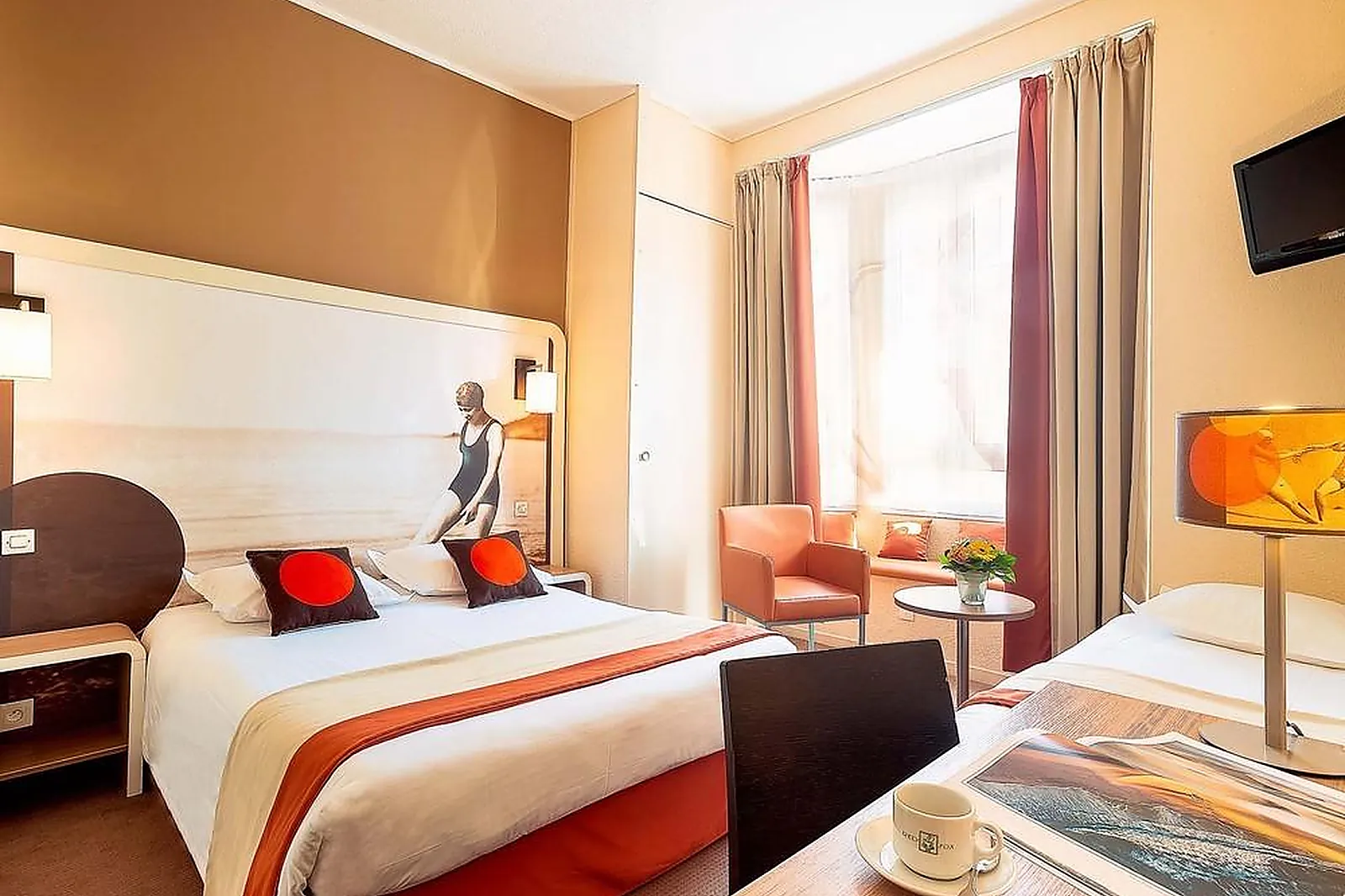 Lieux événementiels, HÔTEL RED FOX