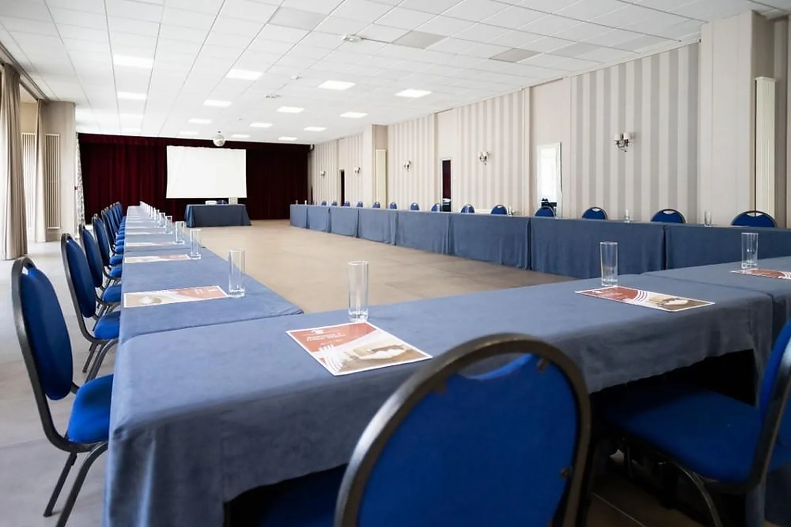 Lieux événementiels, HOTEL REGINA ET SPA