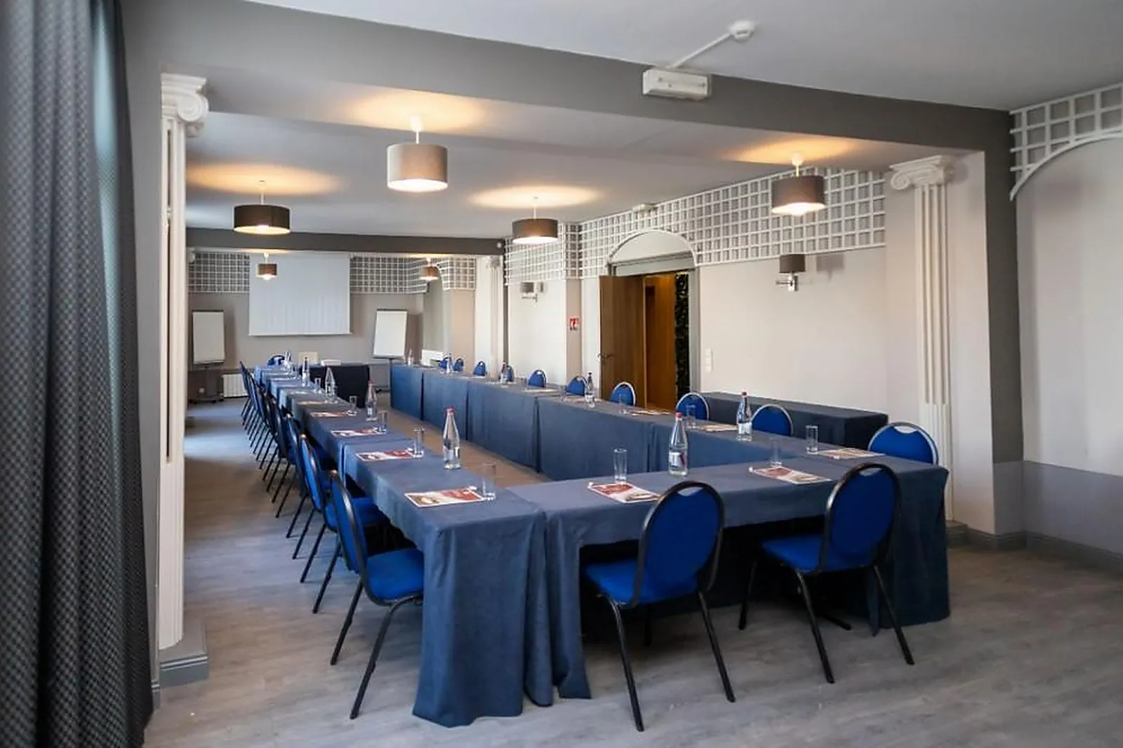 Lieux événementiels, HOTEL REGINA ET SPA