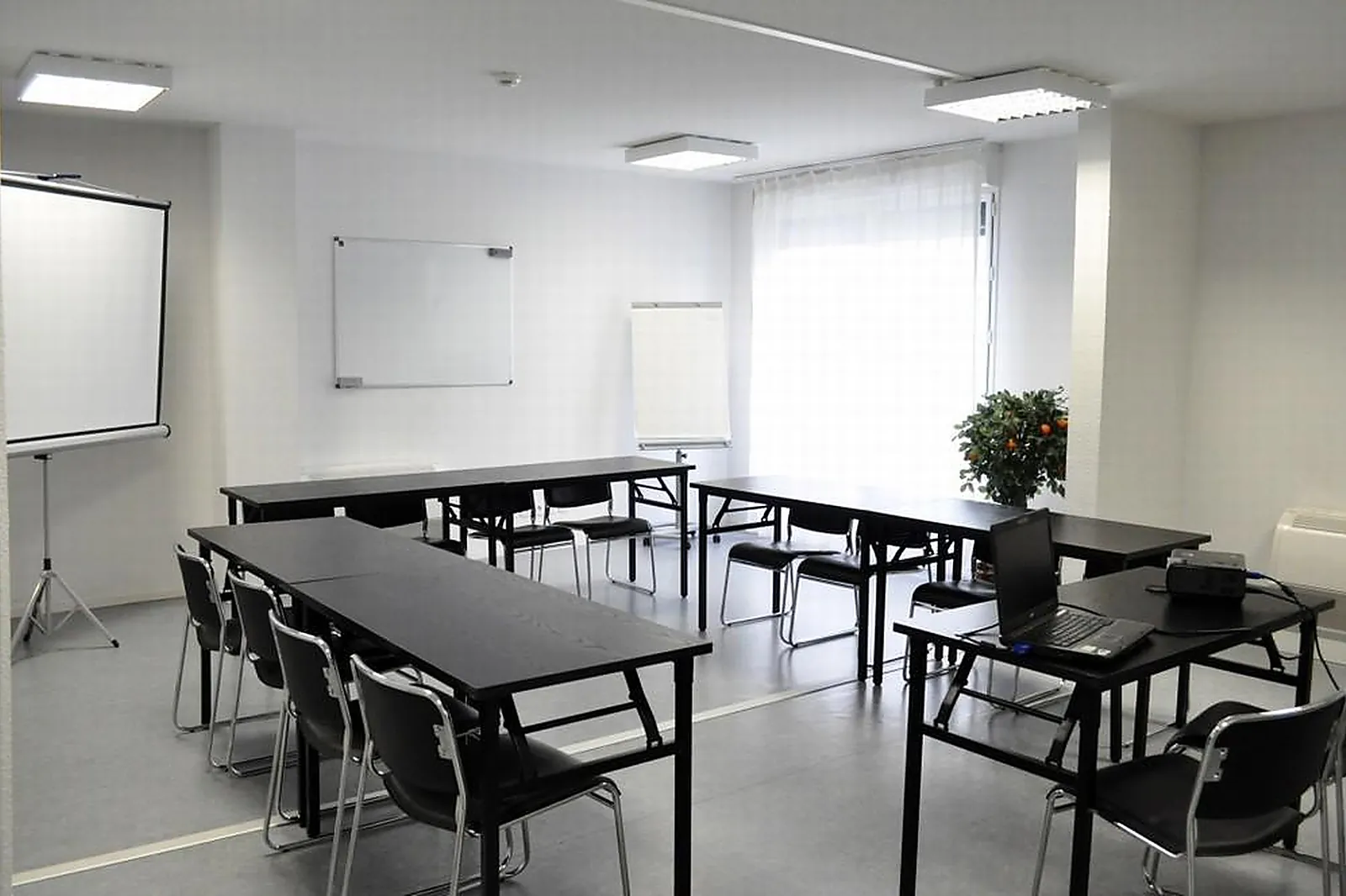 Lieux événementiels, HÔTEL  RÉSIDENCE ALEZAN