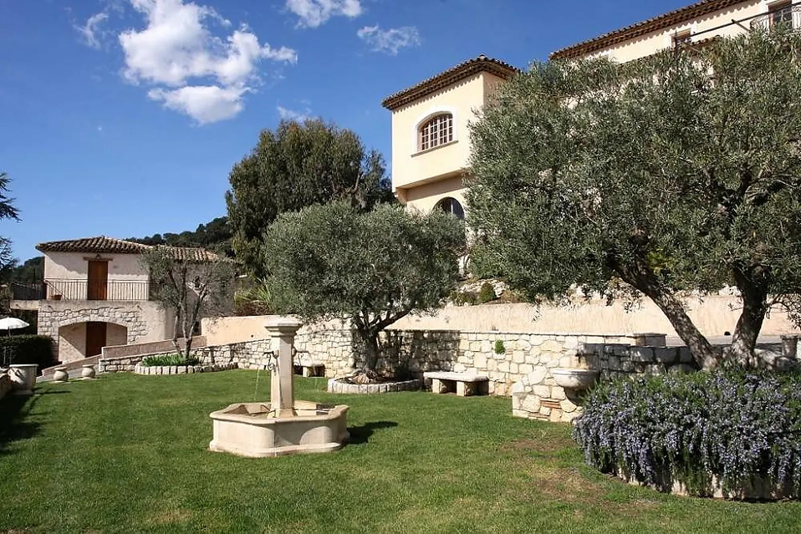 Lieux événementiels, HÔTEL RESTAURANT ALAIN LLORCA