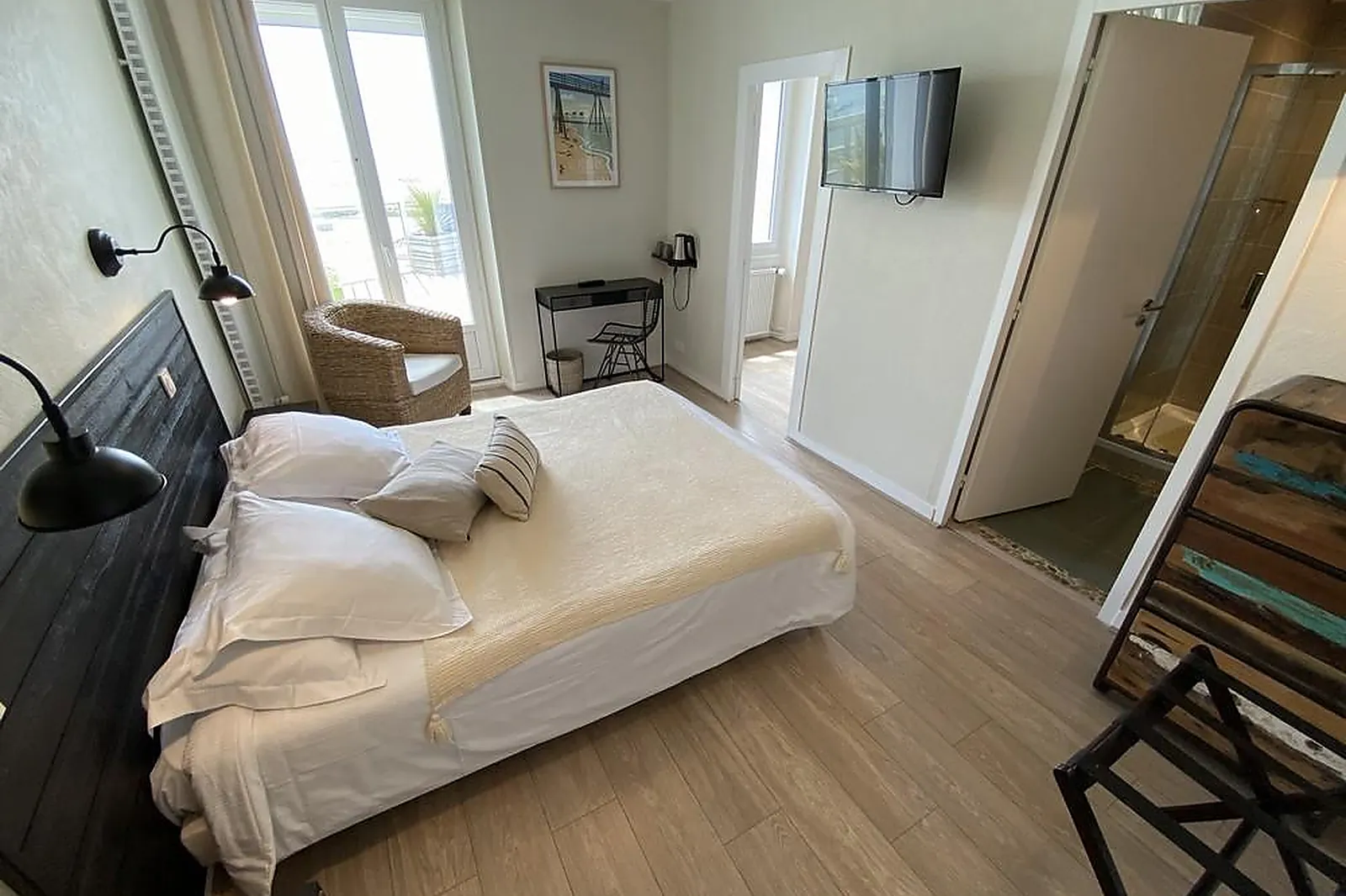 Lieux événementiels, HÔTEL RESTAURANT BAR LE GRAND LARGE