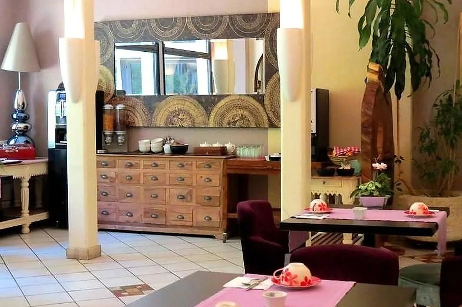 Lieux événementiels, HÔTEL RESTAURANT CHEZ NOUS