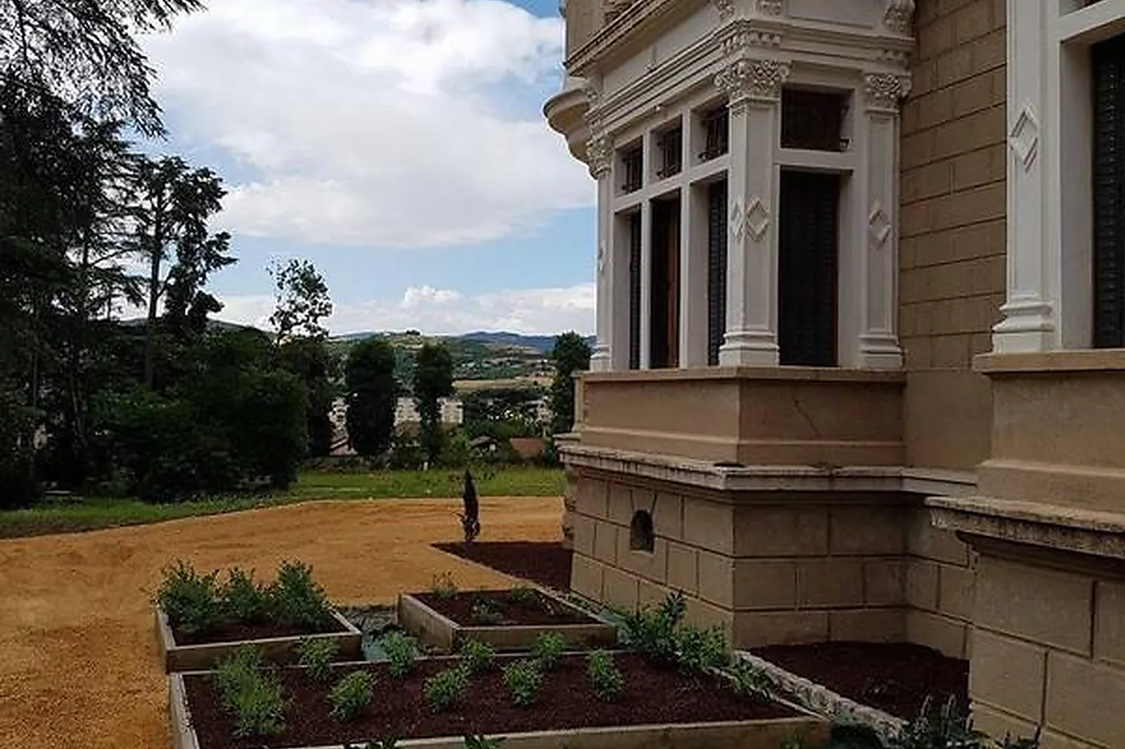 Lieux événementiels, HOTEL RESTAURANT ECLOSION