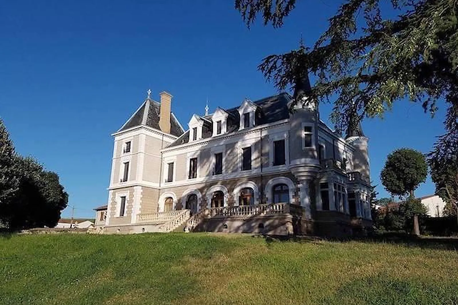 Lieux événementiels, HOTEL RESTAURANT ECLOSION