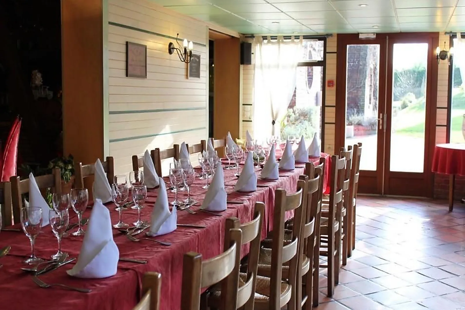 Lieux événementiels, HÔTEL RESTAURANT EOLIENNE