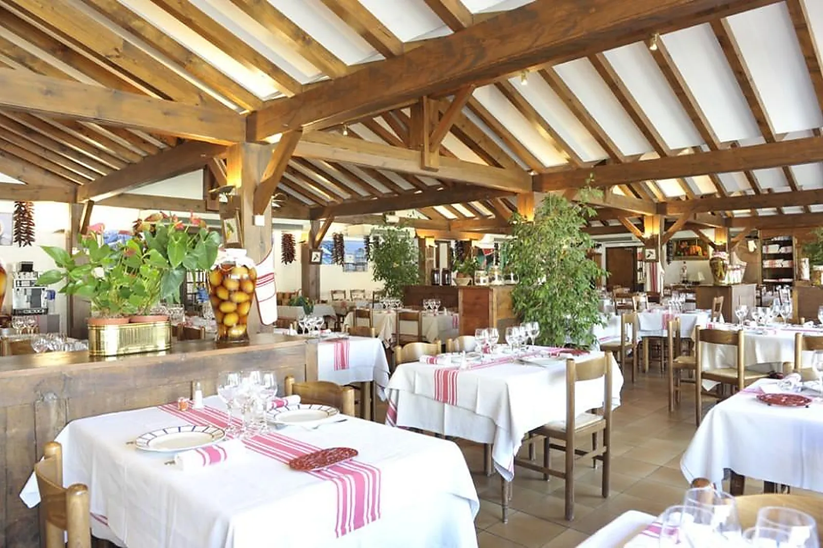 Lieux événementiels, HÔTEL RESTAURANT EUZKADI