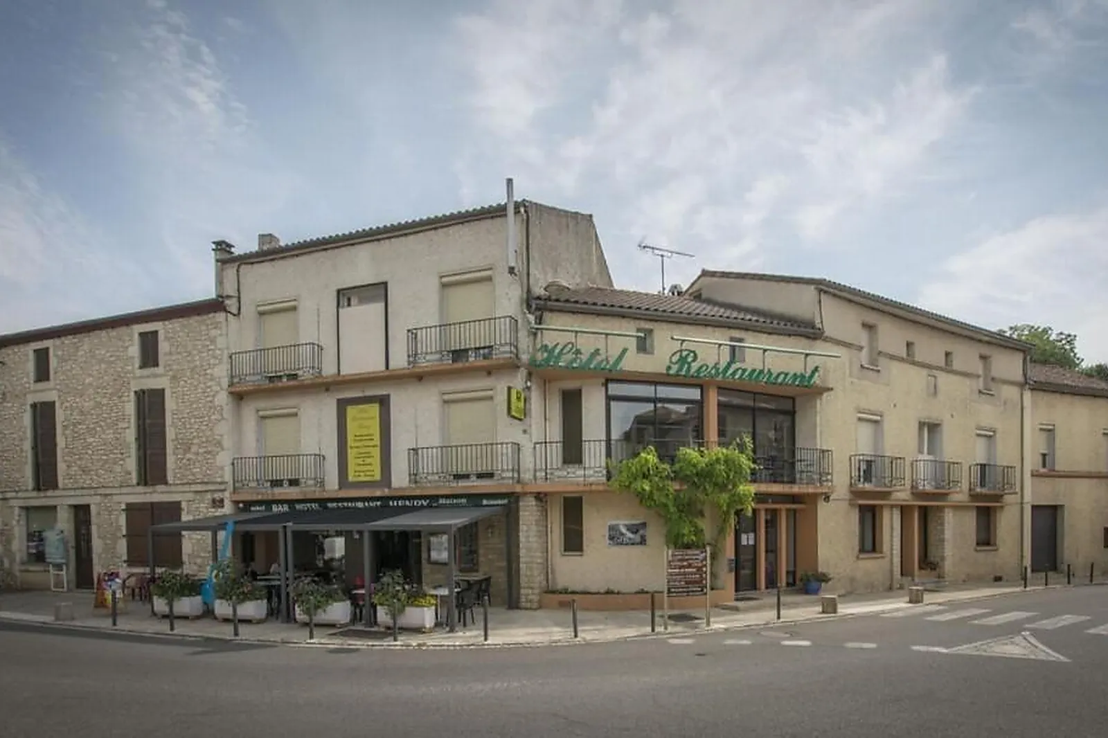 Lieux événementiels, HÔTEL RESTAURANT HENRY II