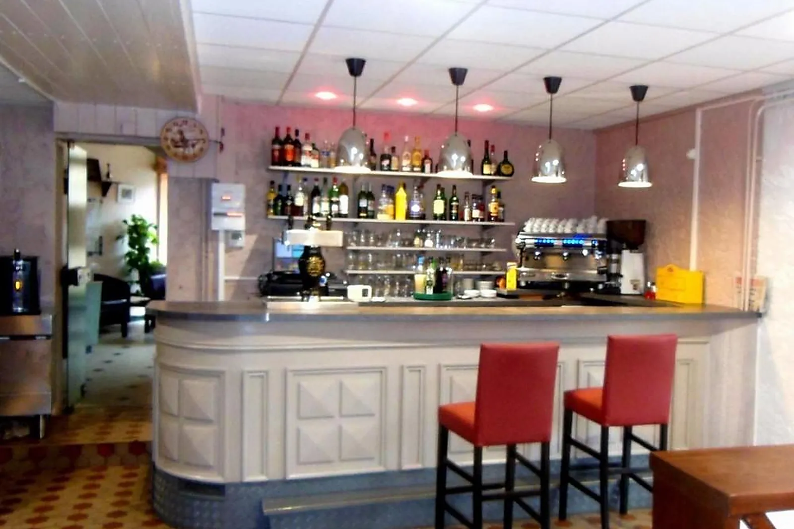 Lieux événementiels, HÔTEL RESTAURANT HENRY II