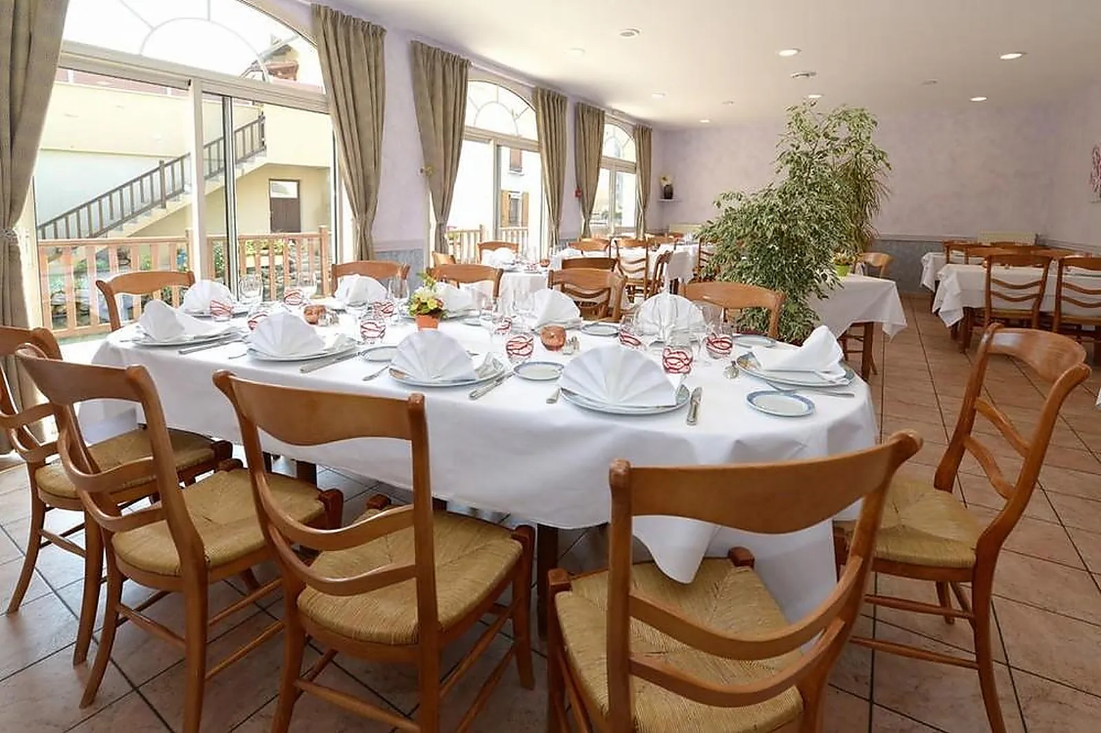 Lieux événementiels, HÔTEL RESTAURANT LE CHEVAL BLANC ET CLOVIS