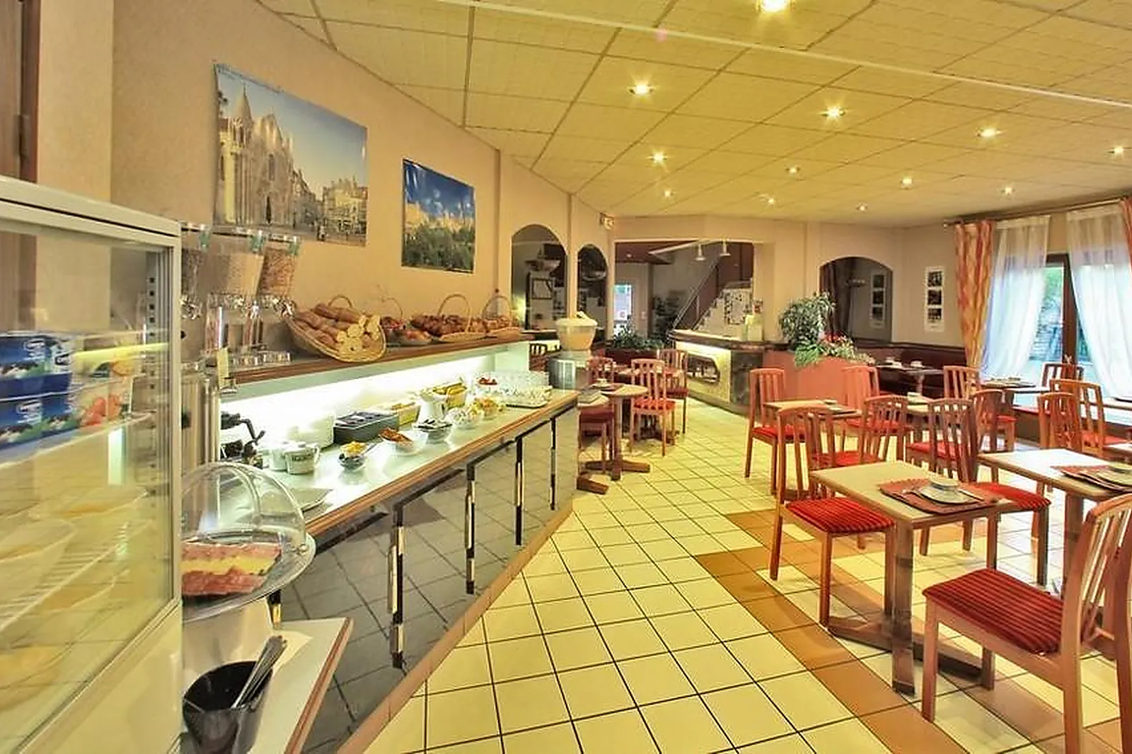 Lieux événementiels, HÔTEL RESTAURANT LE CHEVAL BLANC ET CLOVIS