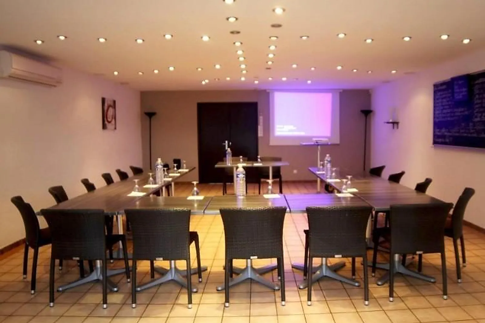 Lieux événementiels, HÔTEL RESTAURANT LE GRILL