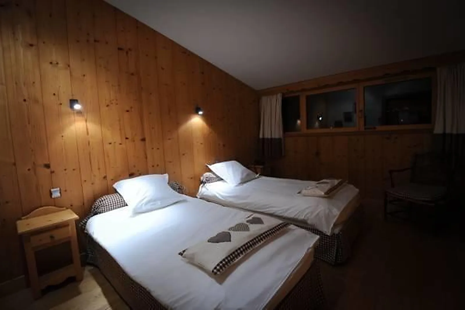 Lieux événementiels, HÔTEL RESTAURANT LE JALOUVRE