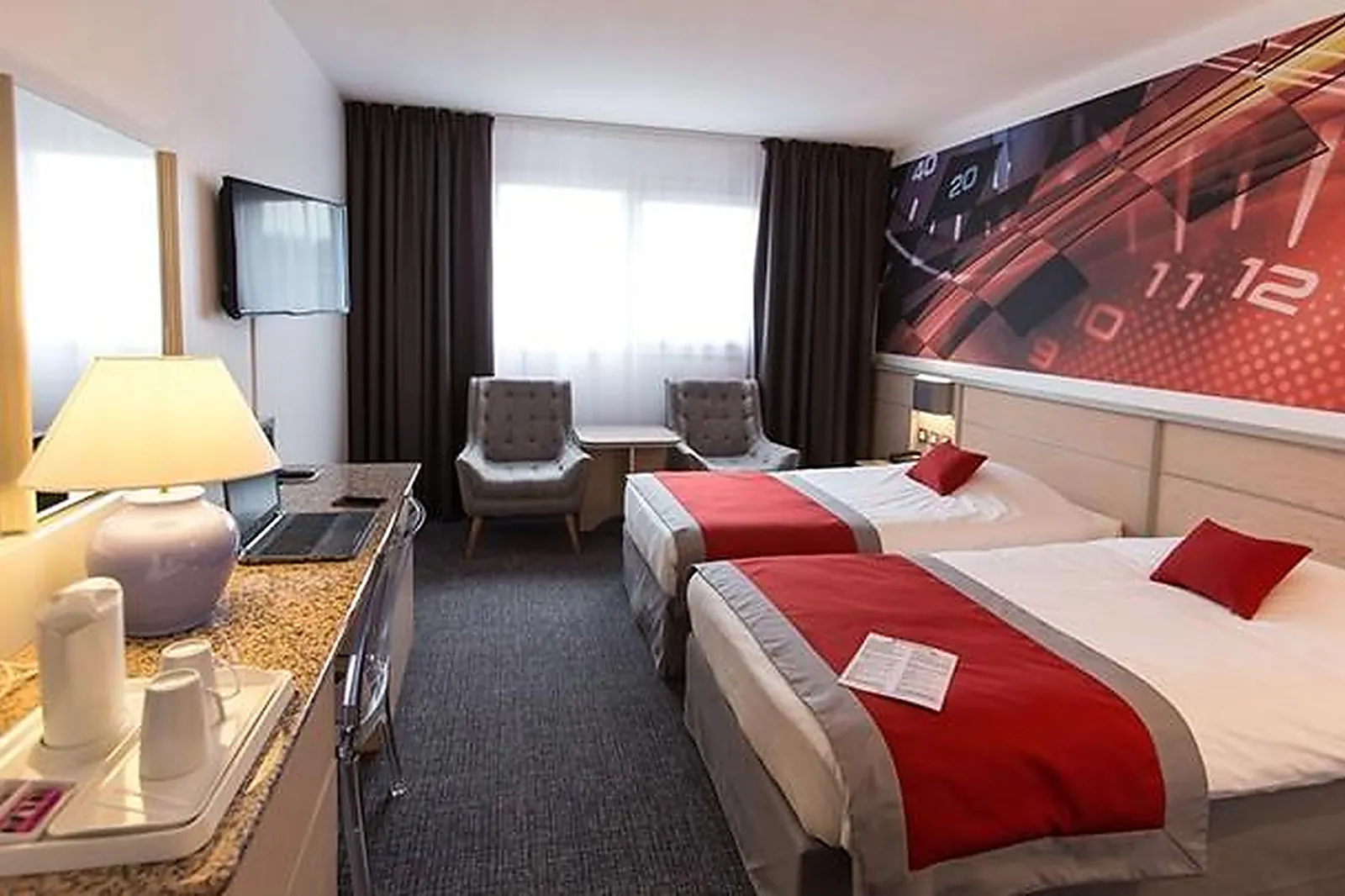 Lieux événementiels, HÔTEL RESTAURANT LE PADDOCK