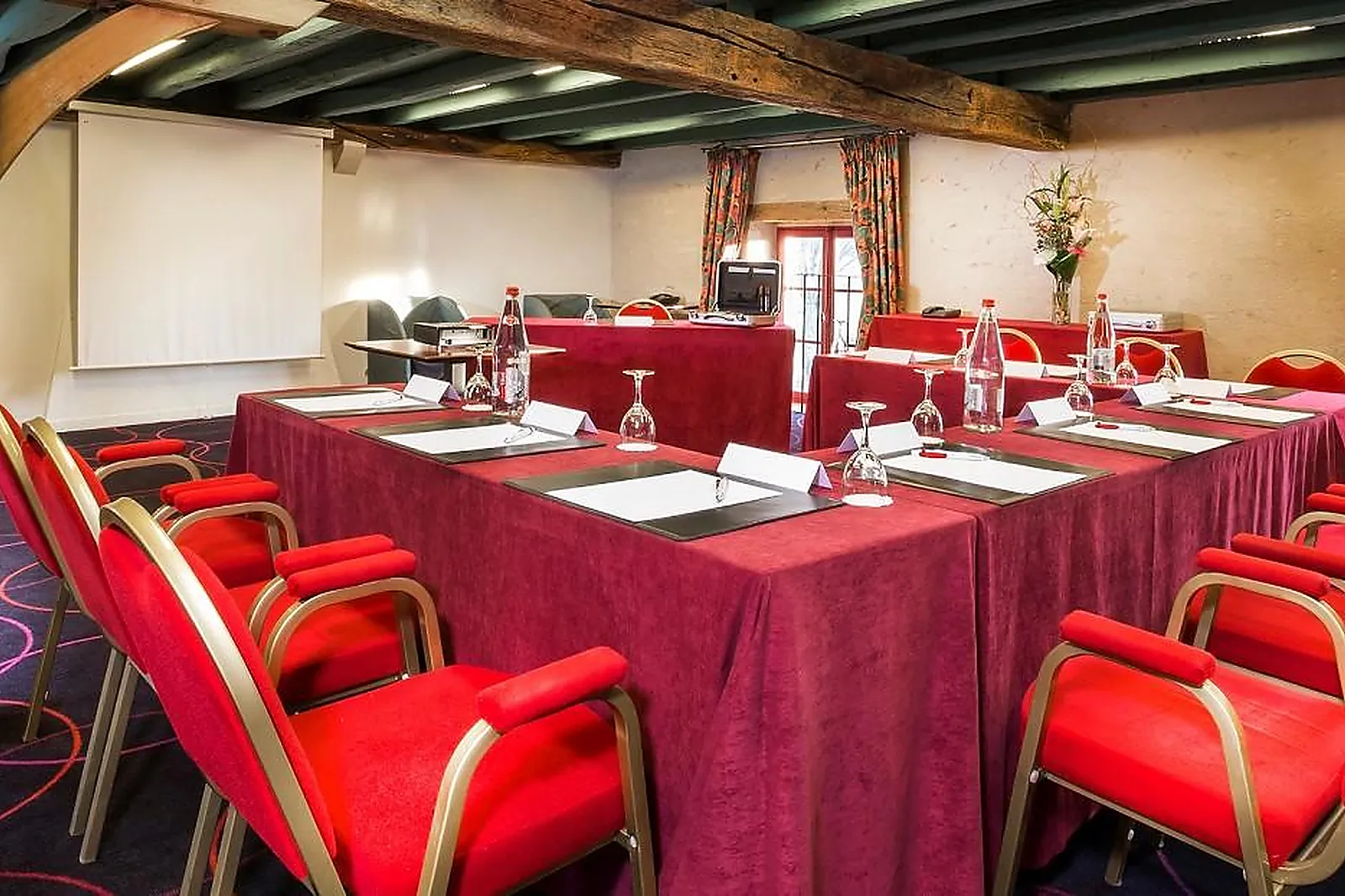 Lieux événementiels, HÔTEL RESTAURANT LE PADDOCK