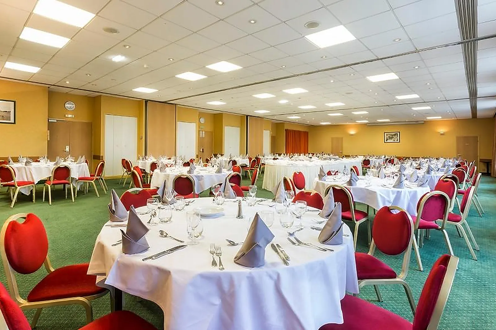 Lieux événementiels, HÔTEL RESTAURANT LE PADDOCK