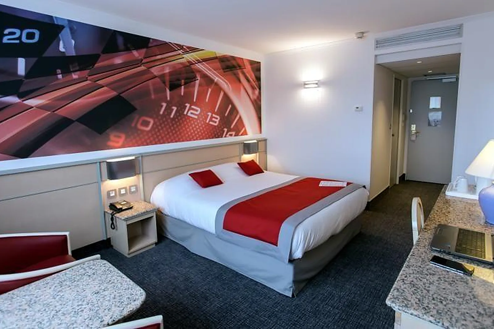 Lieux événementiels, HÔTEL RESTAURANT LE PADDOCK