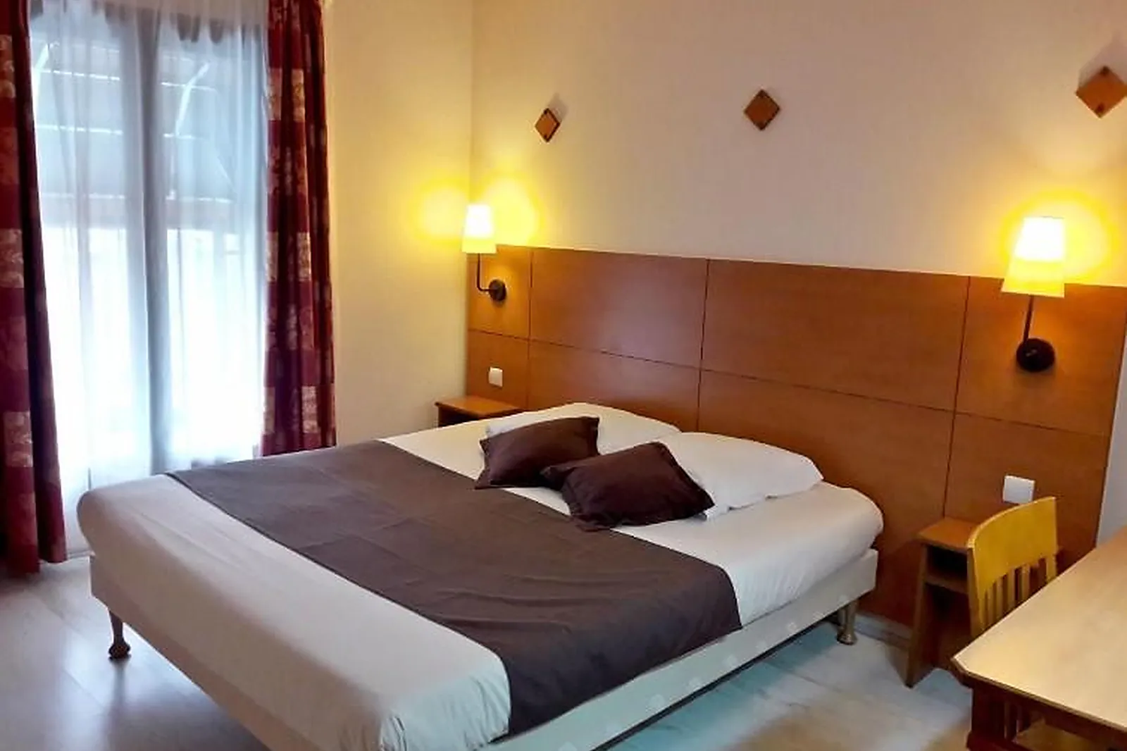 Lieux événementiels, HOTEL RESTAURANT LE THIBAULT IV