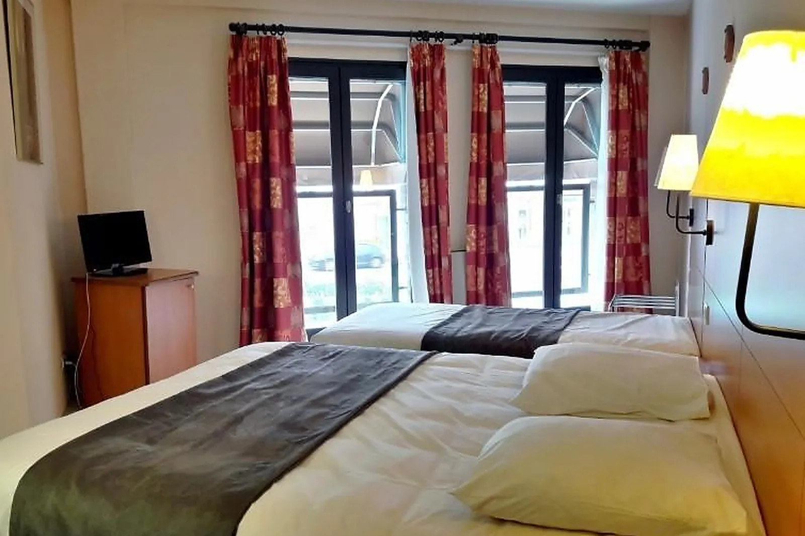 Lieux événementiels, HOTEL RESTAURANT LE THIBAULT IV