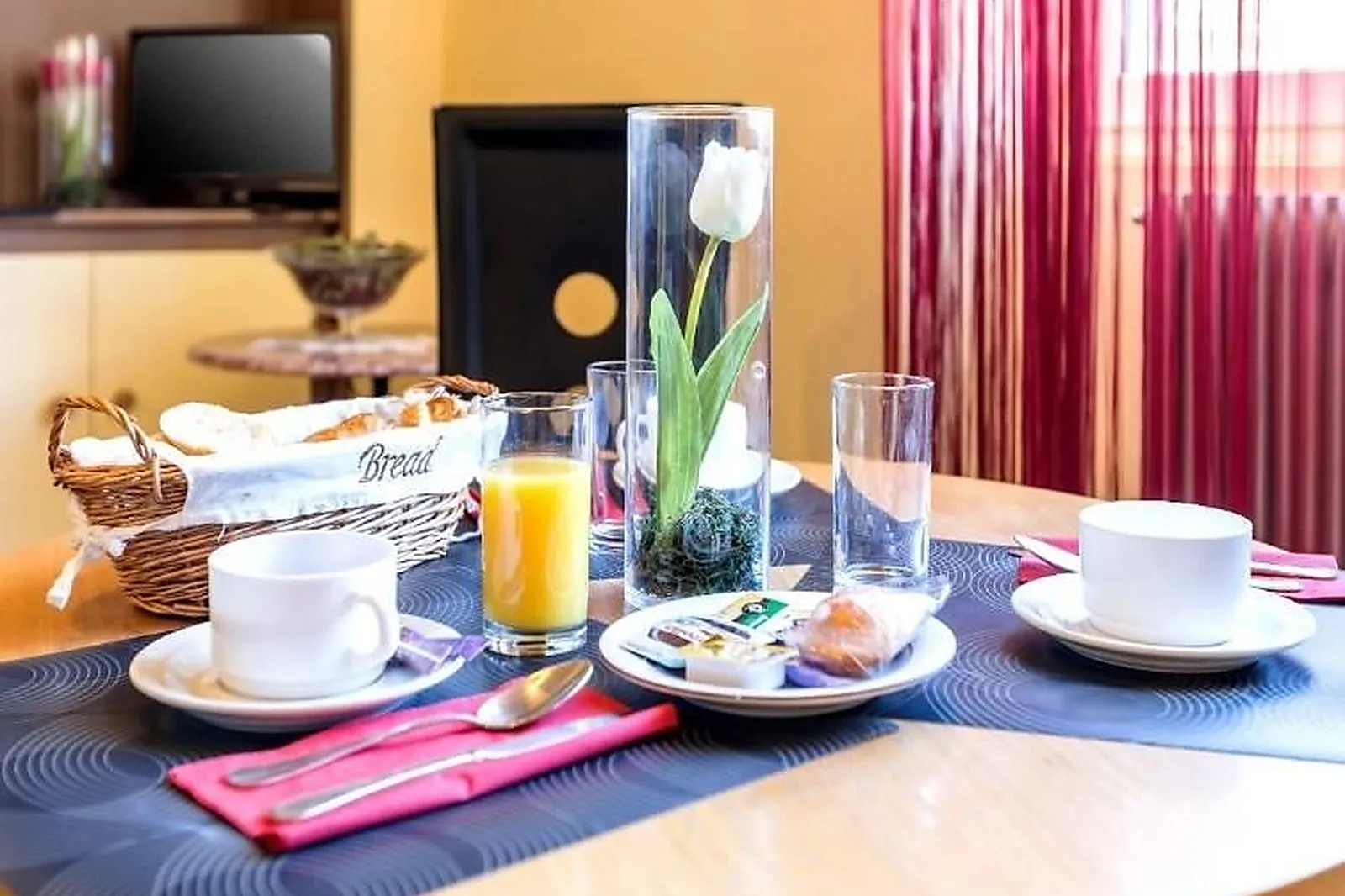 Lieux événementiels, HÔTEL RESTAURANT LE VÉDAQUAIS