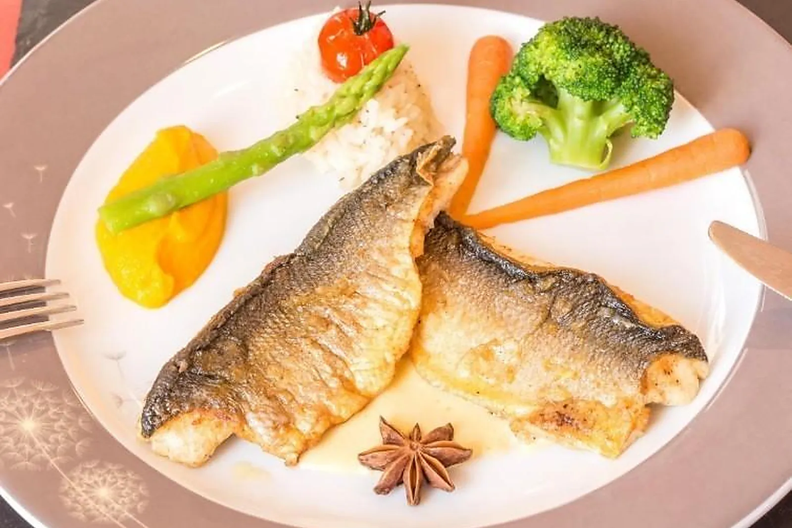 Lieux événementiels, HÔTEL RESTAURANT LE VÉDAQUAIS