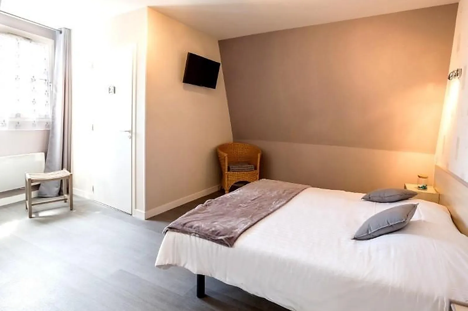 Lieux événementiels, HÔTEL RESTAURANT LE VÉDAQUAIS