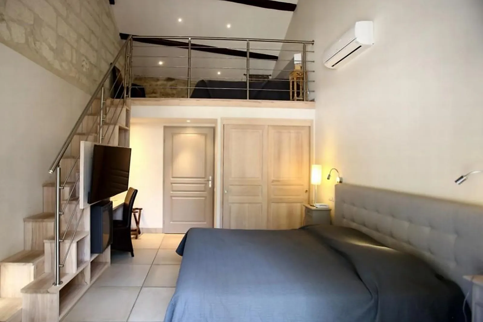 Lieux événementiels, HÔTEL RESTAURANT LES CÈDRES