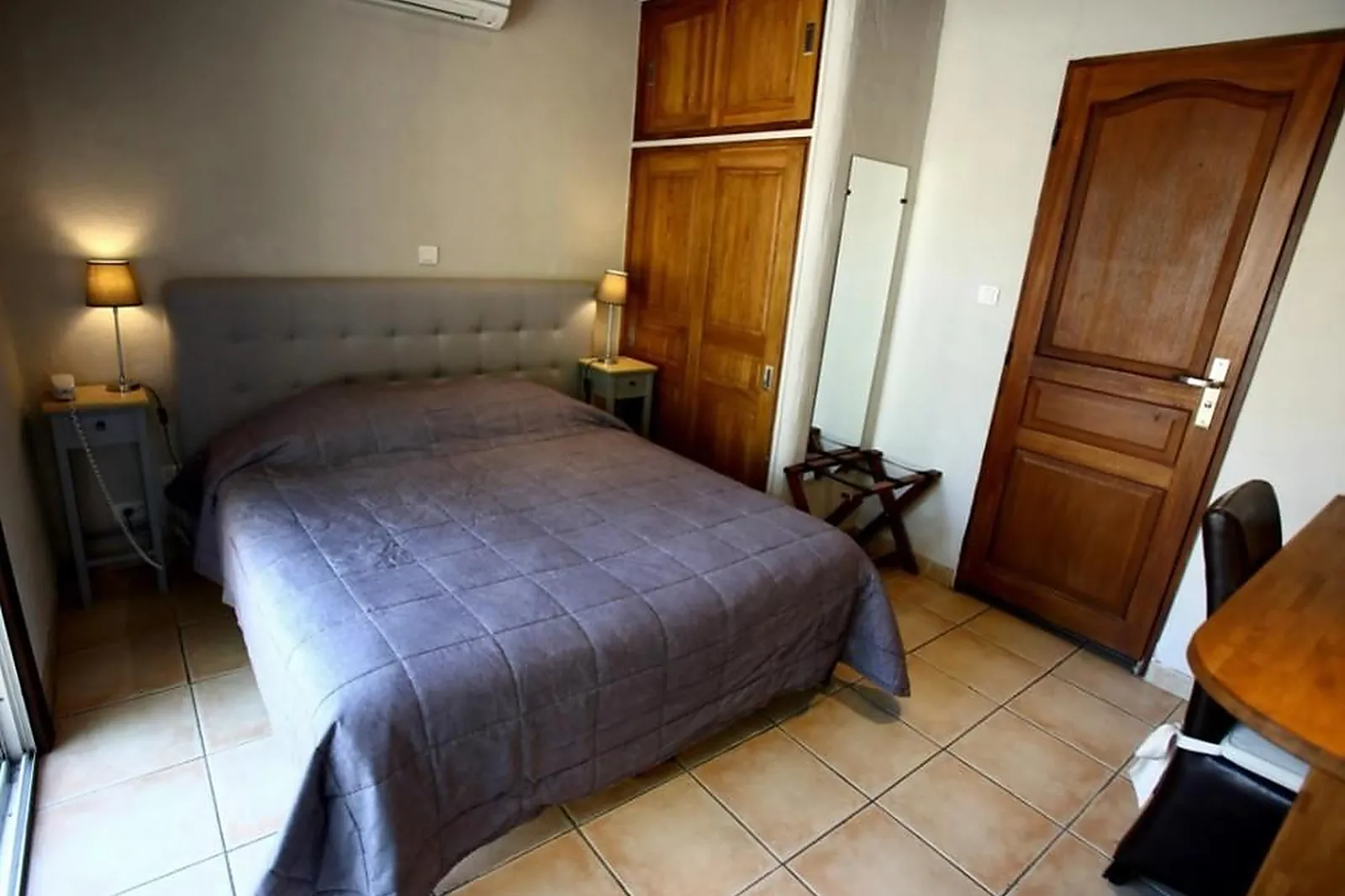 Lieux événementiels, HÔTEL RESTAURANT LES CÈDRES