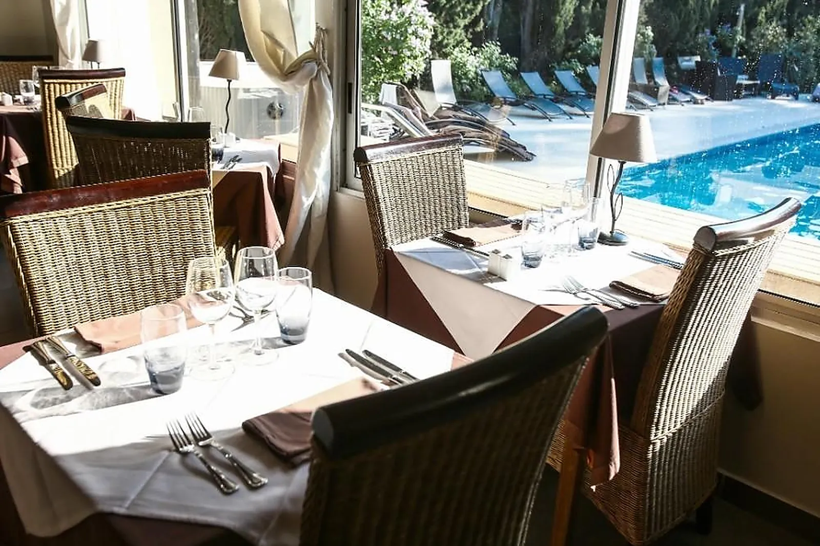 Lieux événementiels, HÔTEL RESTAURANT LES CÈDRES