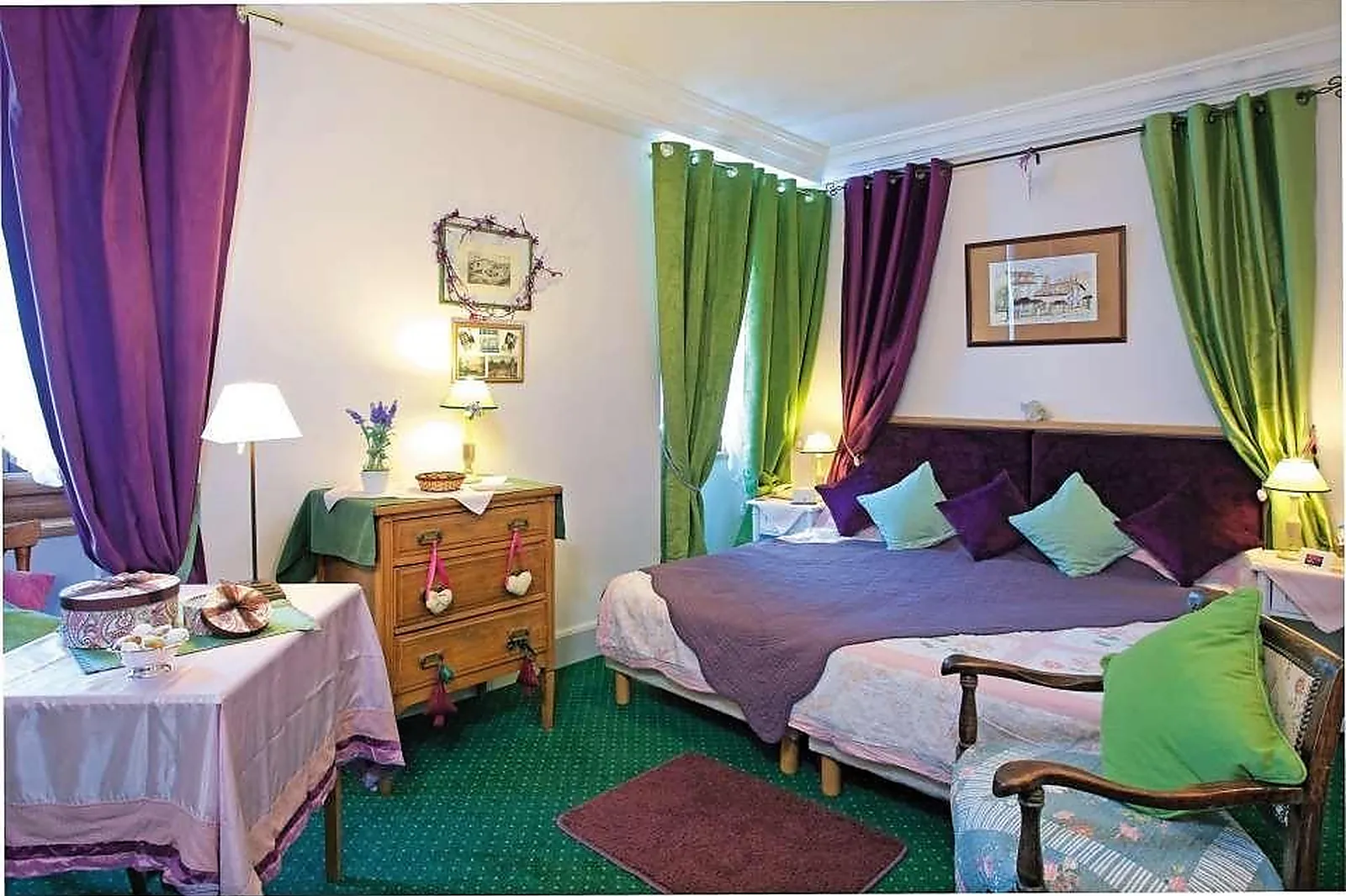 Lieux événementiels, HÔTEL RESTAURANT LES CYGNES