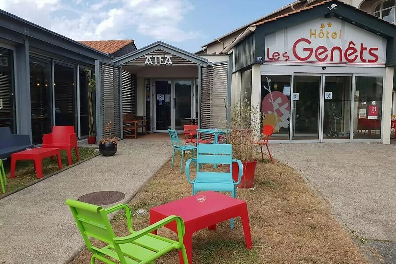 Lieux événementiels, HÔTEL RESTAURANT LES GENÊTS