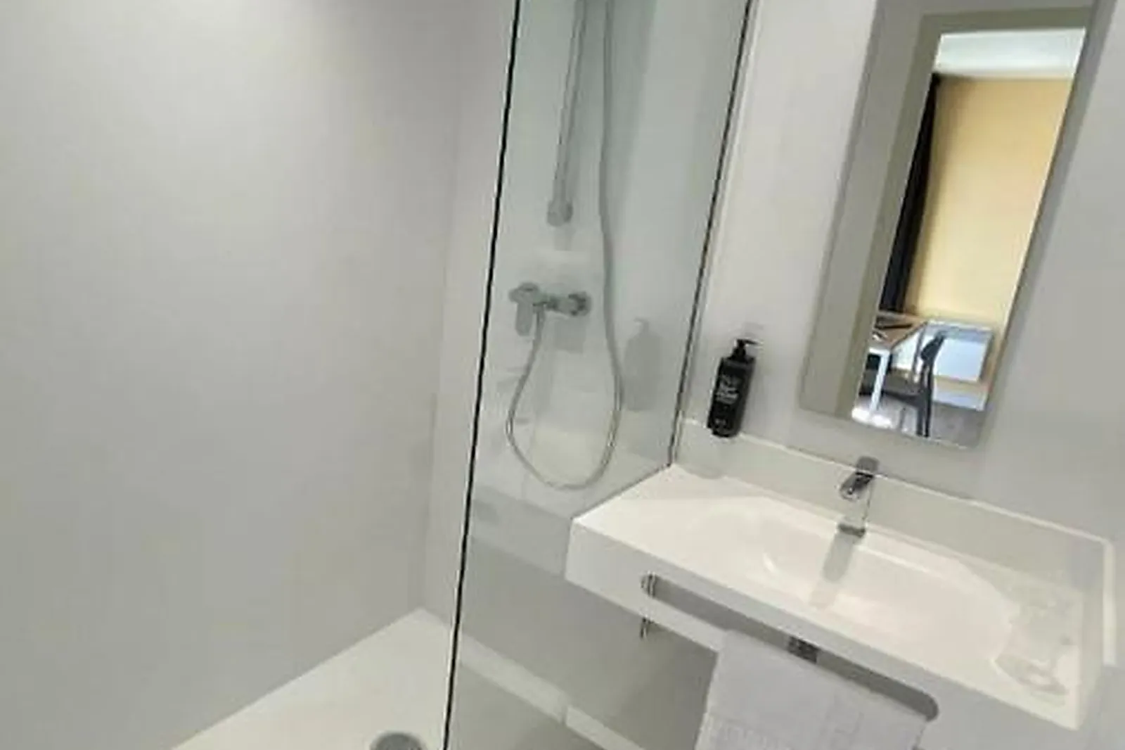 Lieux événementiels, HÔTEL RESTAURANT LES GENÊTS