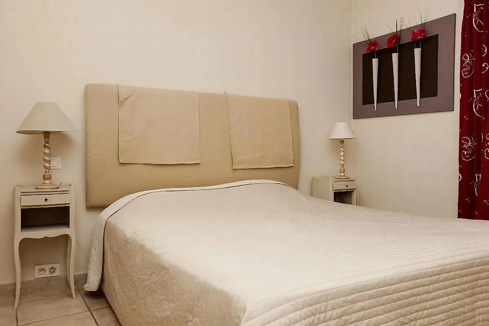 Lieux événementiels, HÔTEL RESTAURANT LES MAGNANARELLES