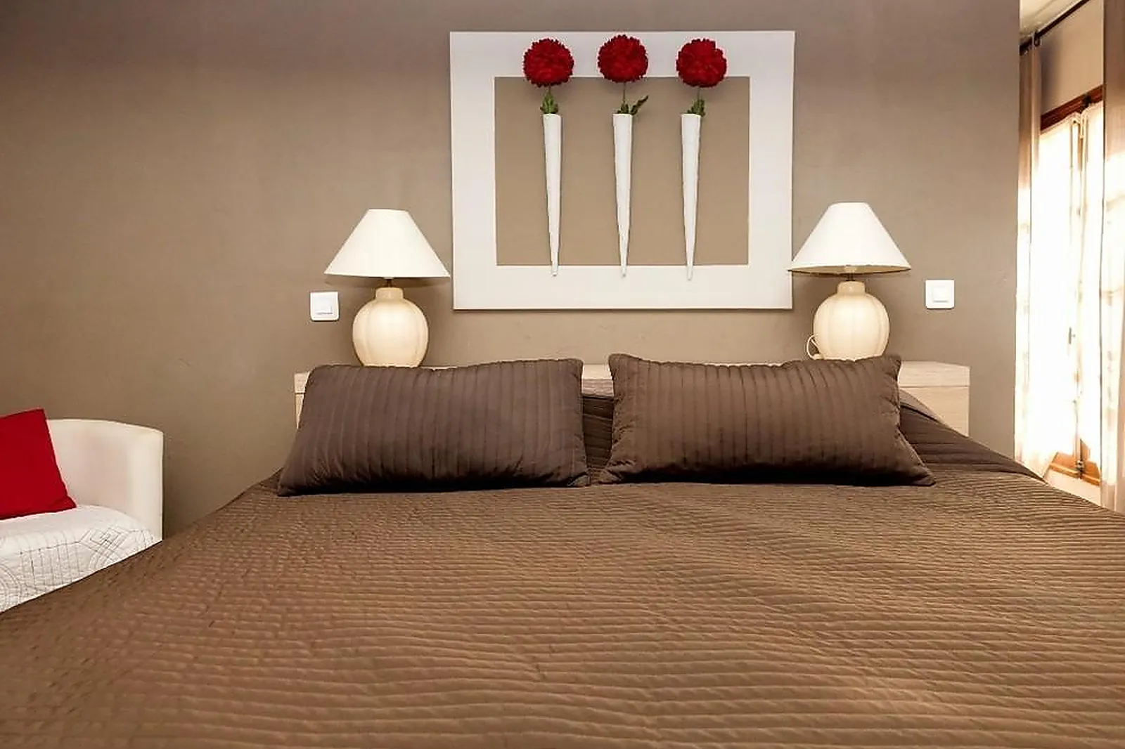 Lieux événementiels, HÔTEL RESTAURANT LES MAGNANARELLES