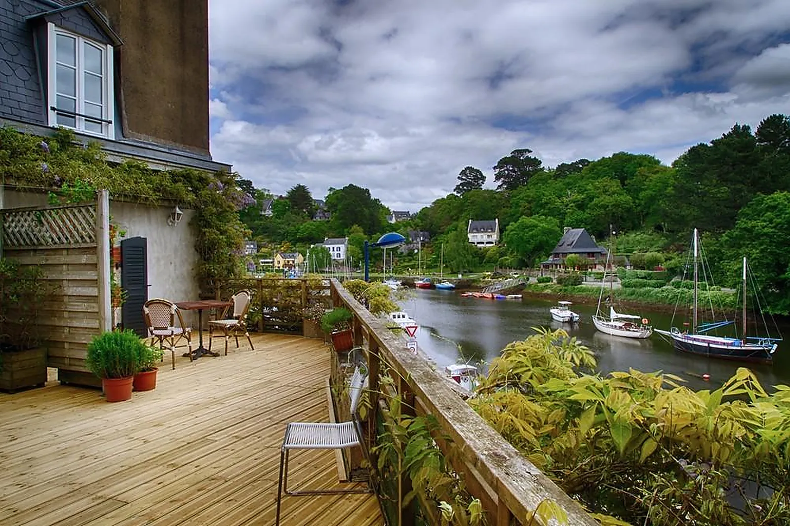 Lieux événementiels, HÔTEL RESTAURANT LES MIMOSAS