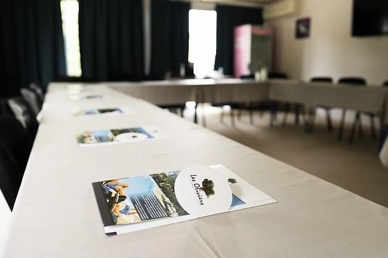 Lieux événementiels, HÔTEL RESTAURANT LES OLIVIERS