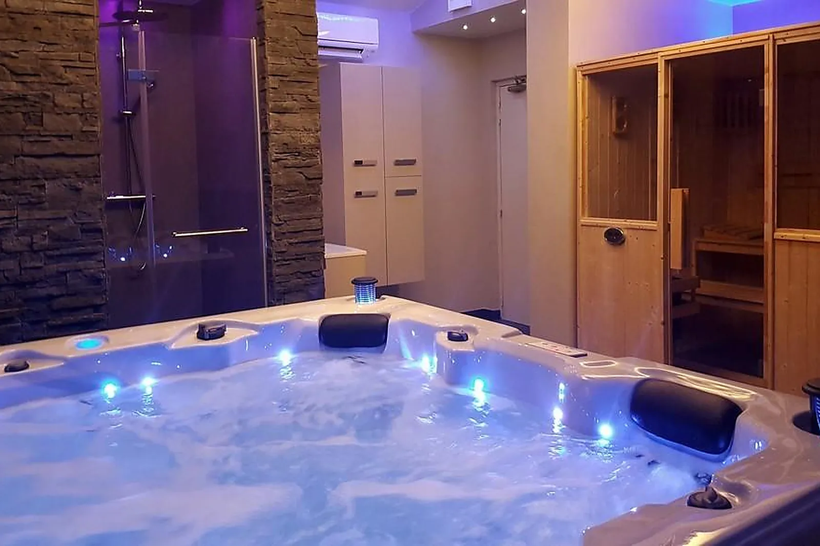 Lieux événementiels, HÔTEL RESTAURANT LES OLIVIERS