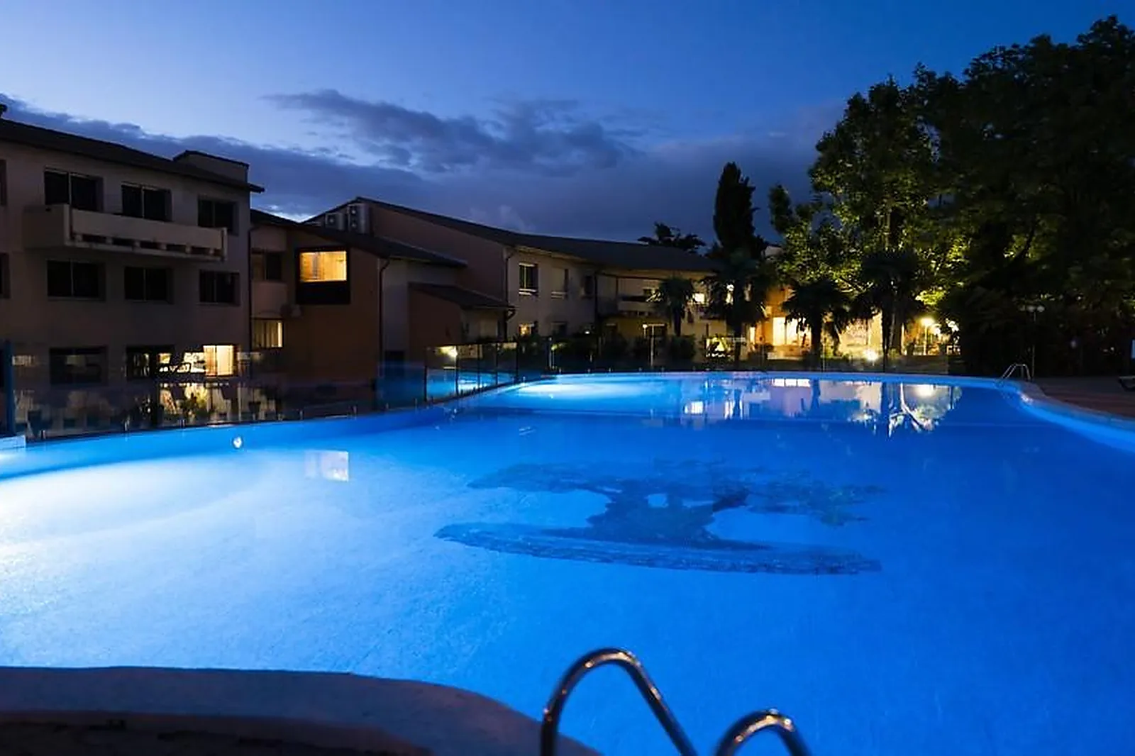 Lieux événementiels, HÔTEL RESTAURANT LES OLIVIERS