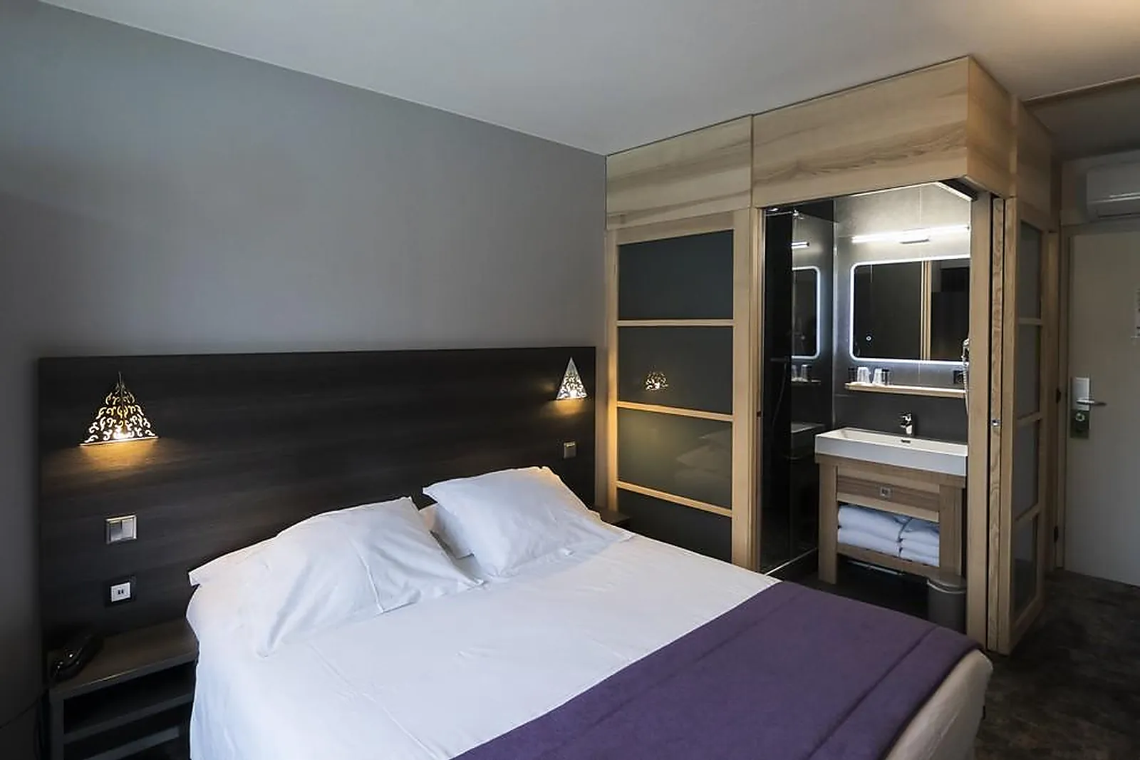 Lieux événementiels, HÔTEL RESTAURANT LES OLIVIERS