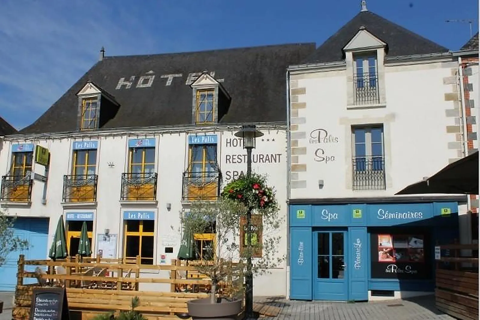 Lieux événementiels, HOTEL RESTAURANT LES PALIS