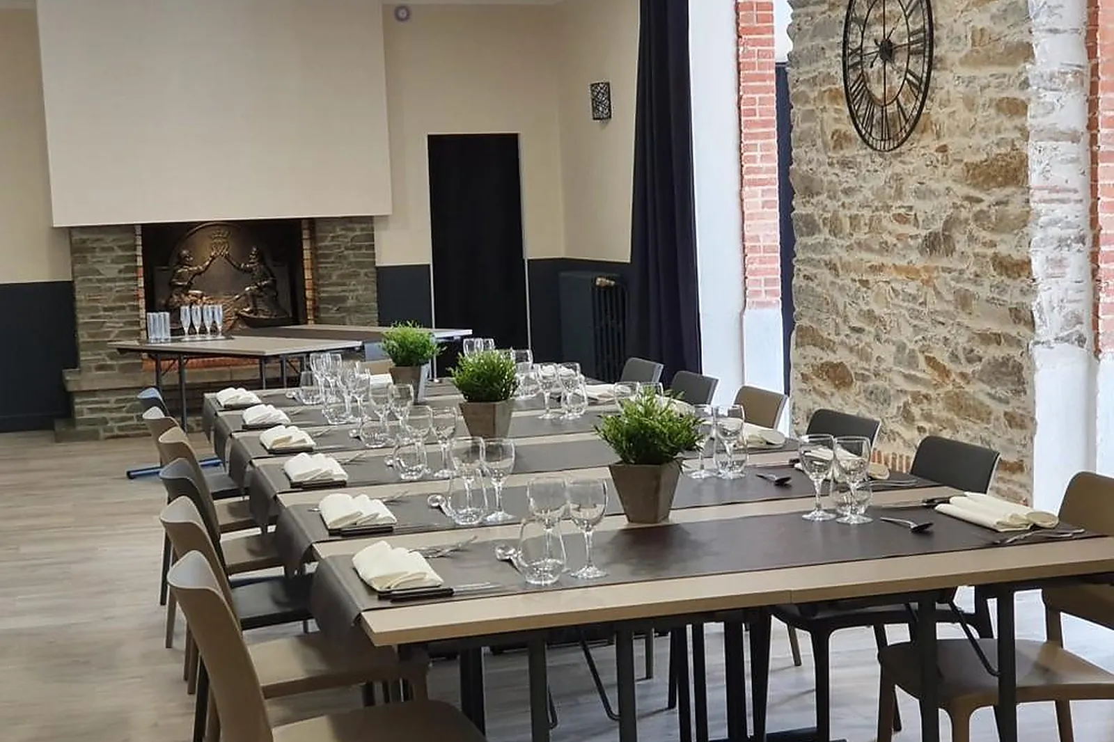 Lieux événementiels, HÔTEL RESTAURANT LES VOYAGEURS