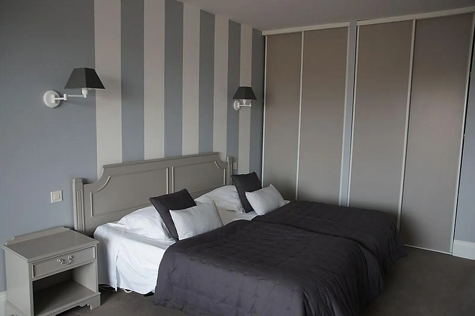 Lieux événementiels, HÔTEL RESTAURANT LES VOYAGEURS