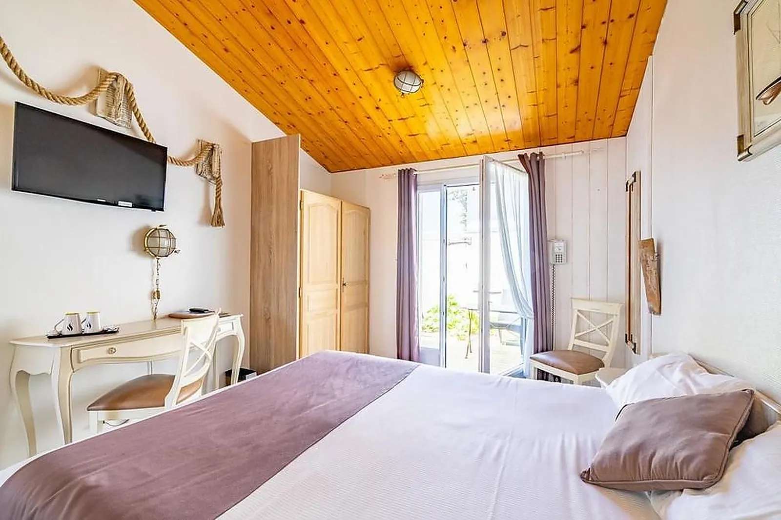 Lieux événementiels, HÔTEL RESTAURANT  SPA PLAISIR