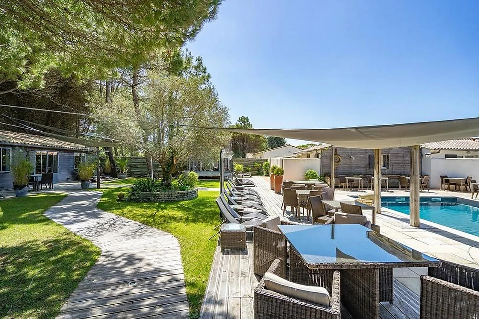 Lieux événementiels, HÔTEL RESTAURANT  SPA PLAISIR